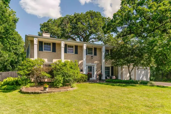 182 Blueberry Road, Libertyville, IL 60048