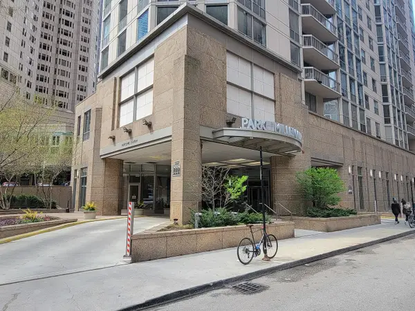 222 N Columbus Drive #1702, Chicago, IL 60601