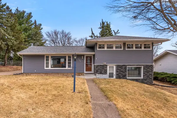 1135 5th Avenue N, Clinton, IA 52732