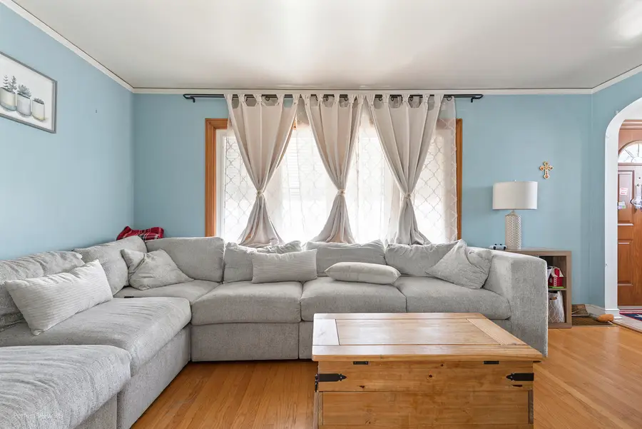 10833 S Avenue M, Chicago, IL 60617 - #2