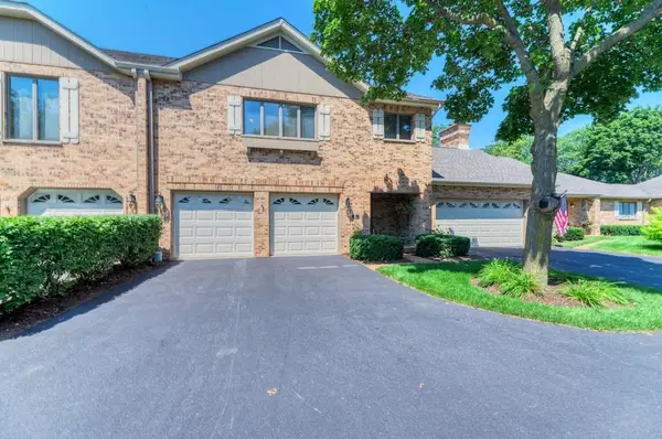 81 Country Club Drive, Bloomingdale, IL 60108
