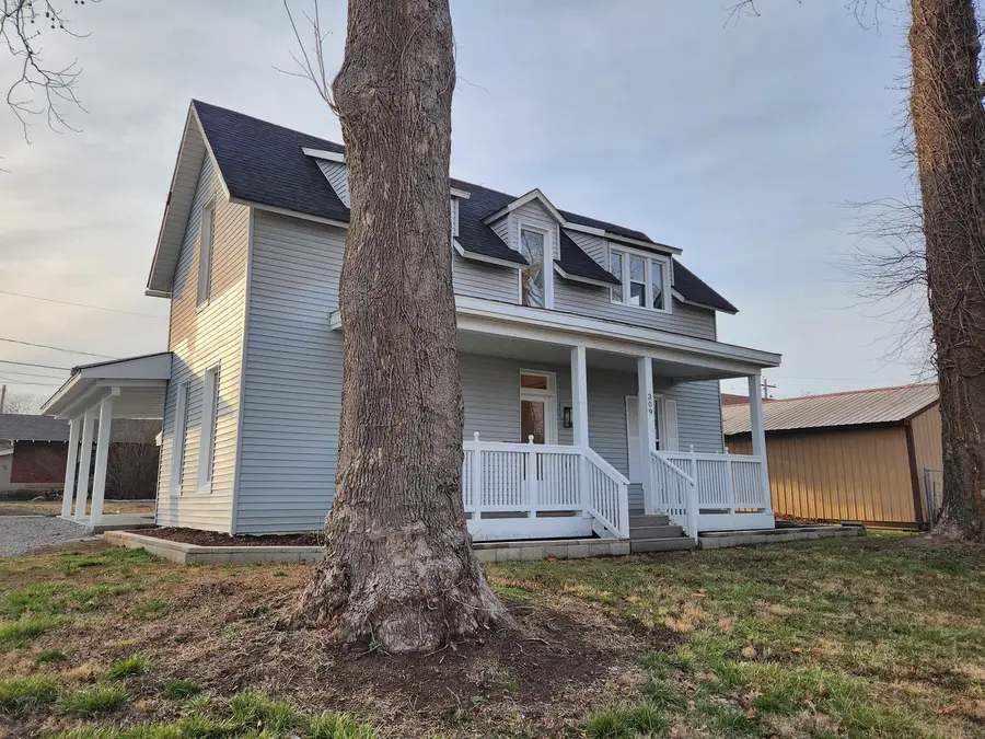 309 N Main Street, Pinckneyville, IL 62274 - #3