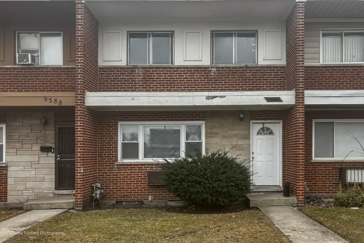 9586 S Colfax Avenue, Chicago, IL 60617 - #1