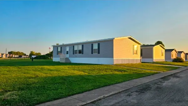 1052 Daleann Avenue, DeKalb, IL 60115