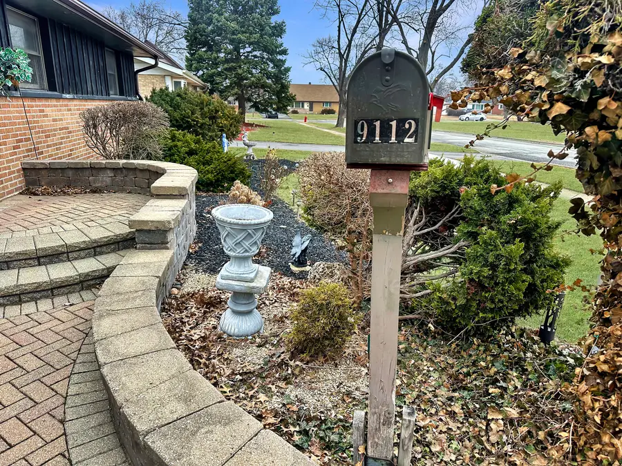 9112 Homestead Lane, Bridgeview, IL 60455 - #2