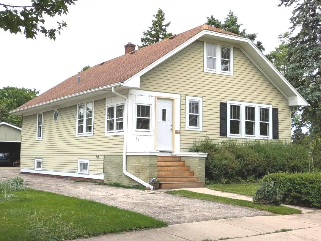 621 E Grand Lake Boulevard, West Chicago, IL 60185 - #1