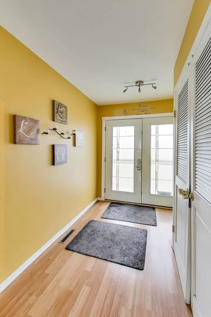 725 Elizabeth Lane, Des Plaines, IL 60016 - #3