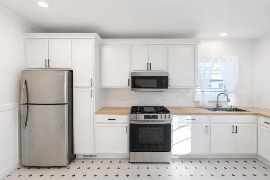 232 S Genoa Street, Genoa, IL 60135 - #3