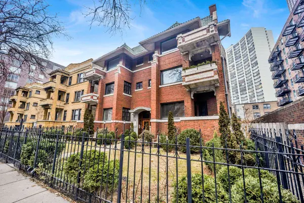 714 W Sheridan Road #1E, Chicago, IL 60613