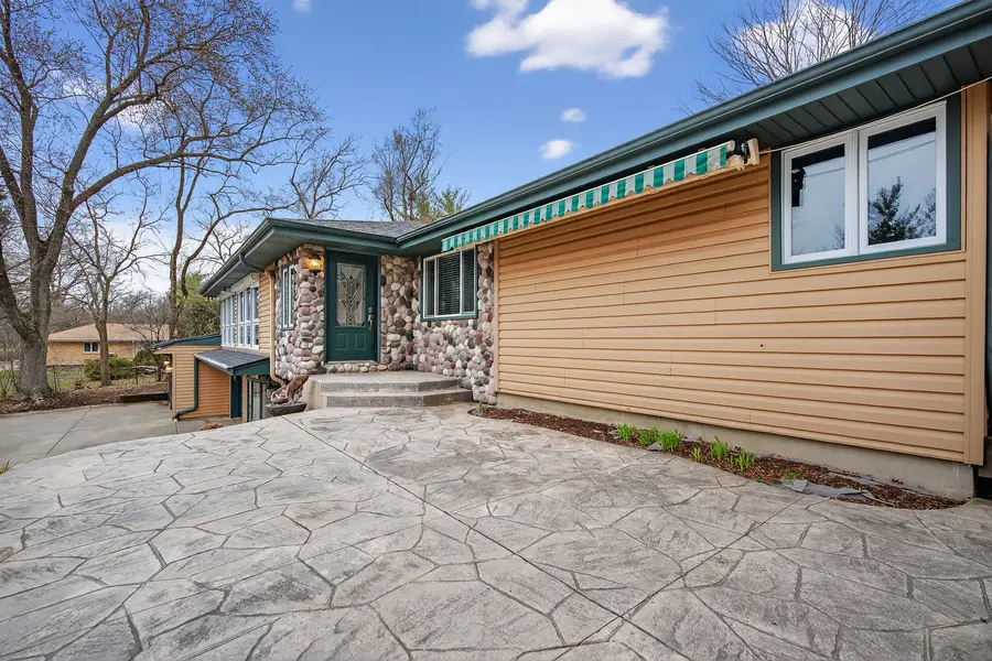 38W042 Silver Glen Road, Saint Charles, IL 60175 - #3