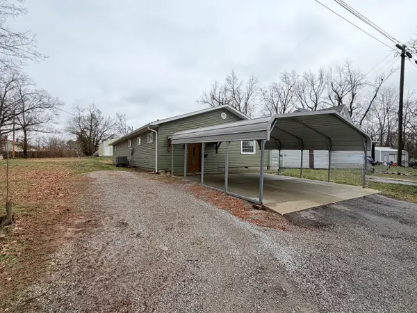 858 Benton Street, Eldorado, IL 62930