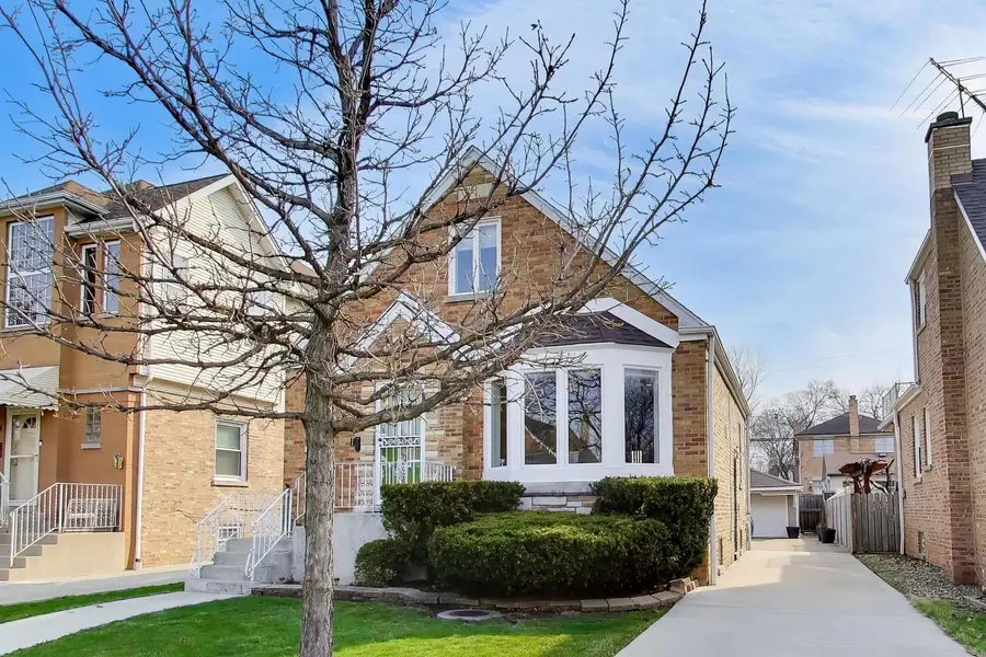 5011 N Mobile Avenue, Chicago, IL 60630 - #2