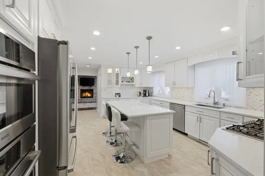 532 Lois Court, Mount Prospect, IL 60056 - #3