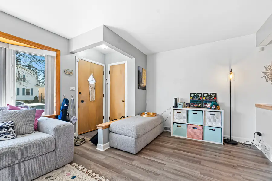 6520 N Oshkosh Avenue, Chicago, IL 60631 - #3