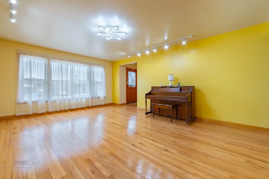 508 Hoxie Avenue, Calumet City, IL 60409 - #3