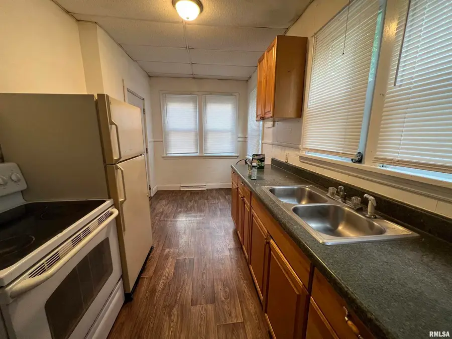 404 W Elm Street, Carbondale, IL 62901 - #3