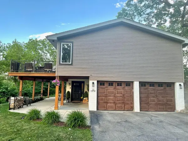 30 Echo Hill, Lake In The Hills, IL 60156