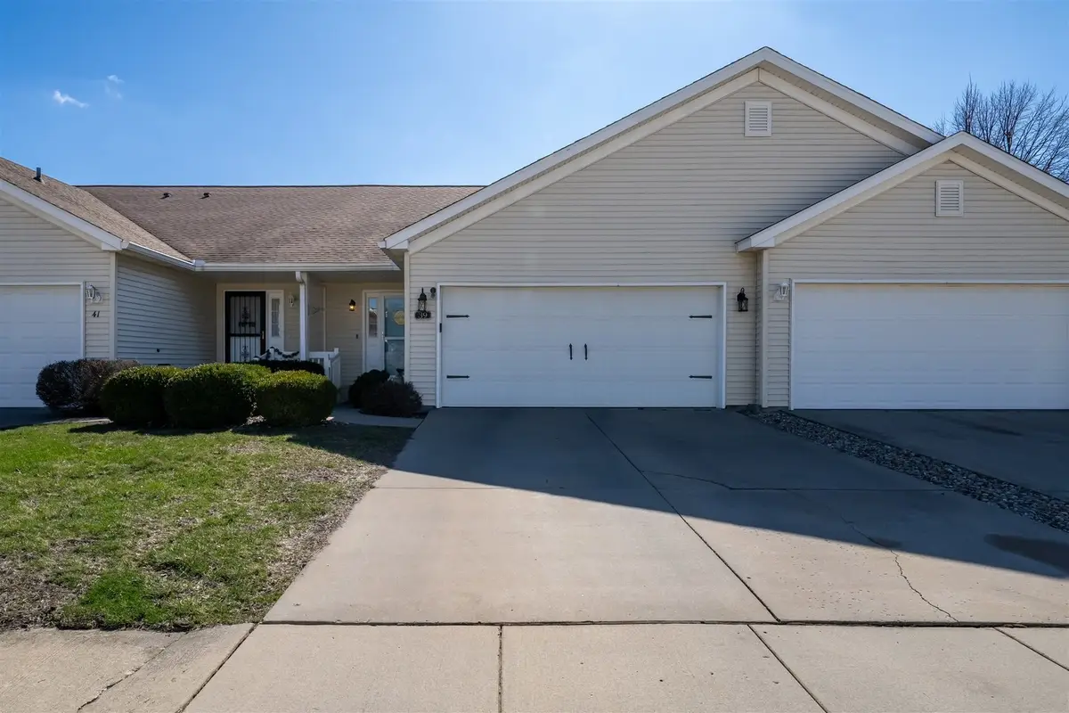 39 Oak Park Road, Bloomington, IL 61701 - #1