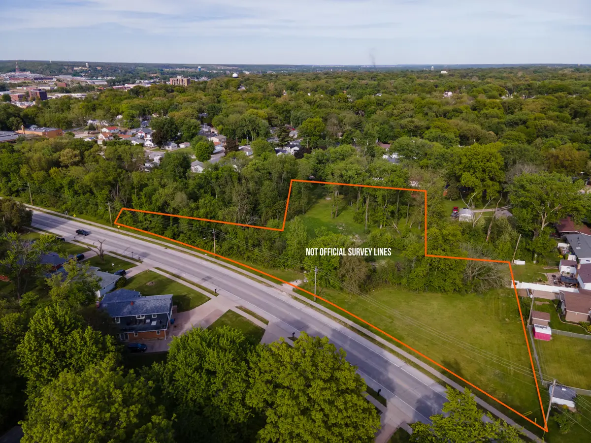 2400 Kennedy Drive, East Moline, IL 61244 - #1