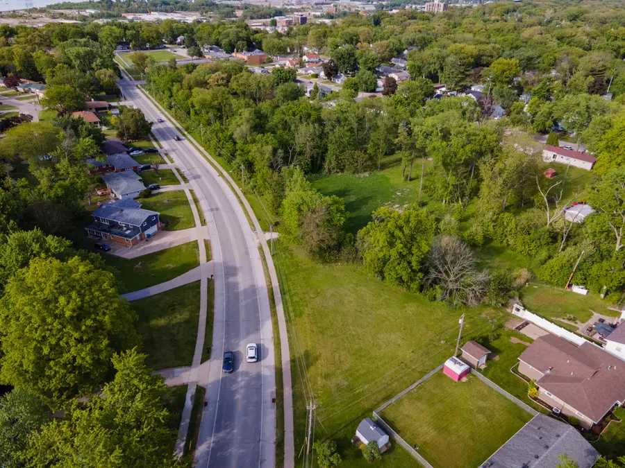 2400 Kennedy Drive, East Moline, IL 61244 - #3