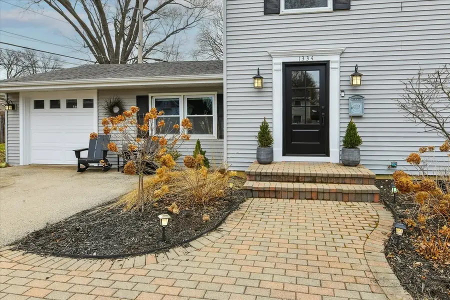 1334 S 5th Street, Saint Charles, IL 60174 - #2