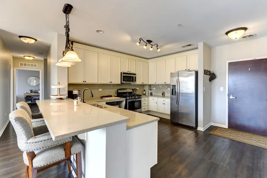 300 Village Circle #503, Willow Springs, IL 60480 - #3