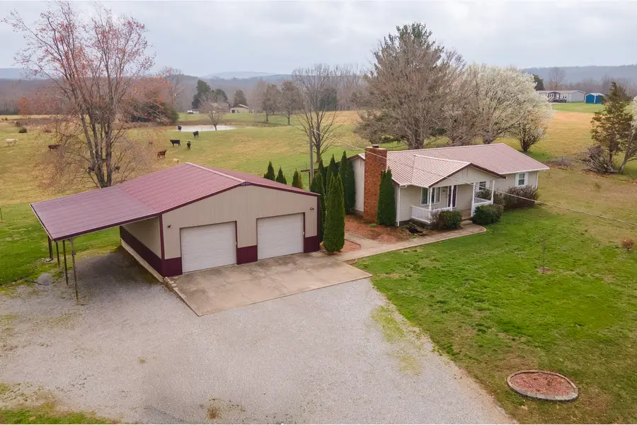 425 Peak Road, Harrisburg, IL 62946 - #3