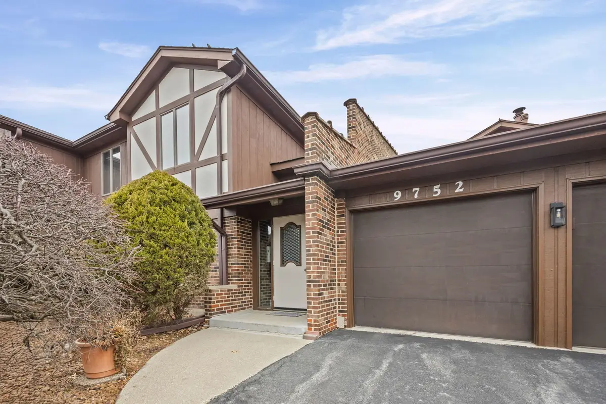 9752 Mill Drive E #E2, Palos Park, IL 60464 - #1
