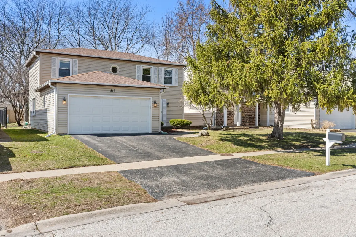 212 E Lakeside Drive, Vernon Hills, IL 60061 - #1