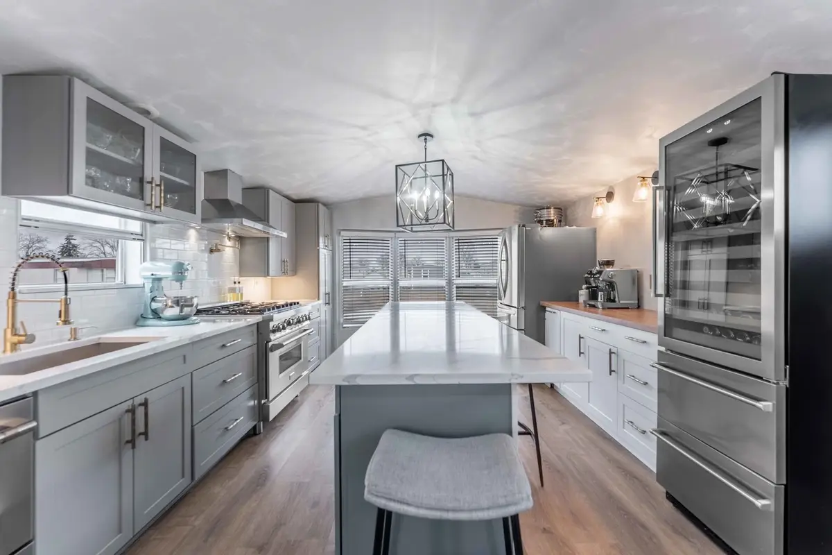 106 8th Avenue, Bartlett, IL 60103 - #1