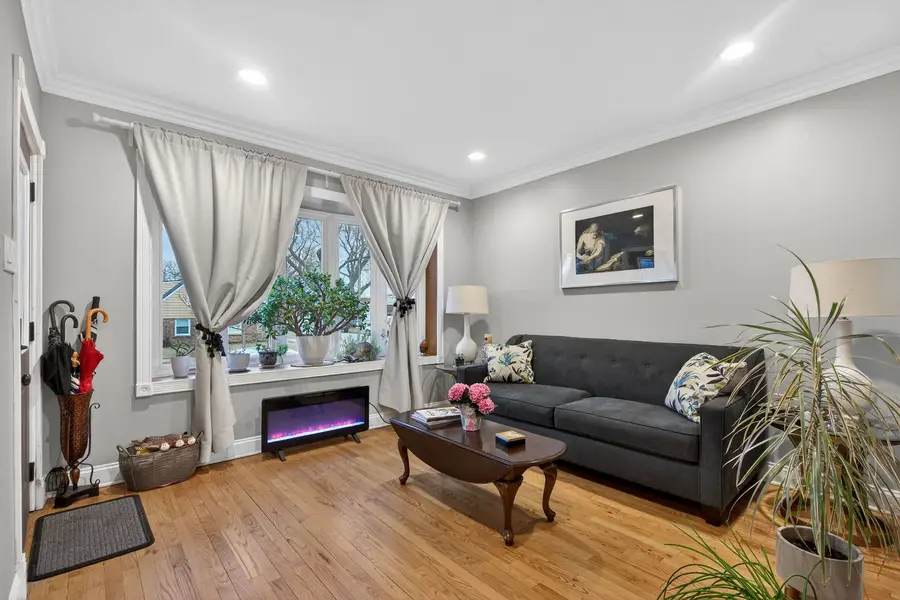 4608 Hawthorne Avenue, Lyons, IL 60534 - #2