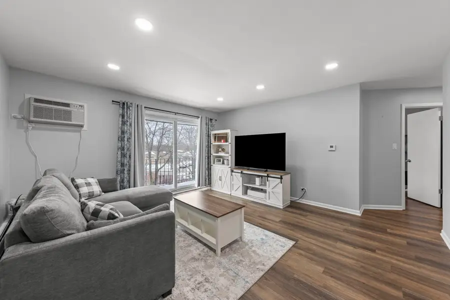 215 S Hale Street #9B, Addison, IL 60101 - #3