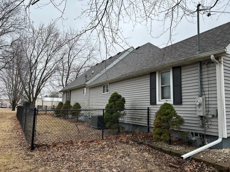 209 8th Avenue, Mendota, IL 61342 - #2