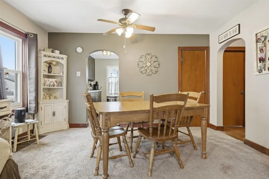 126 W Lowell Avenue, Pontiac, IL 61764 - #3