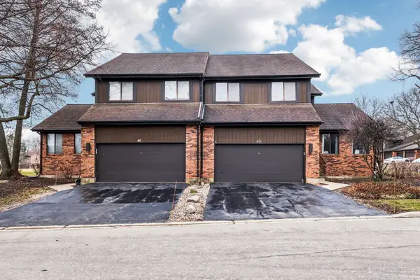 43 Creekside Circle, Elgin, IL 60123