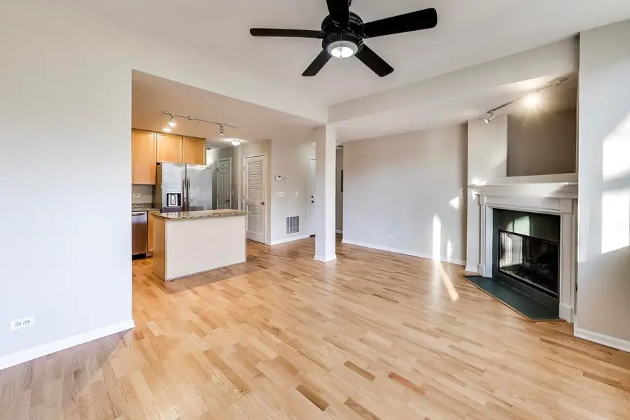 1636 W Melrose Street #101, Chicago, IL 60657 - #3