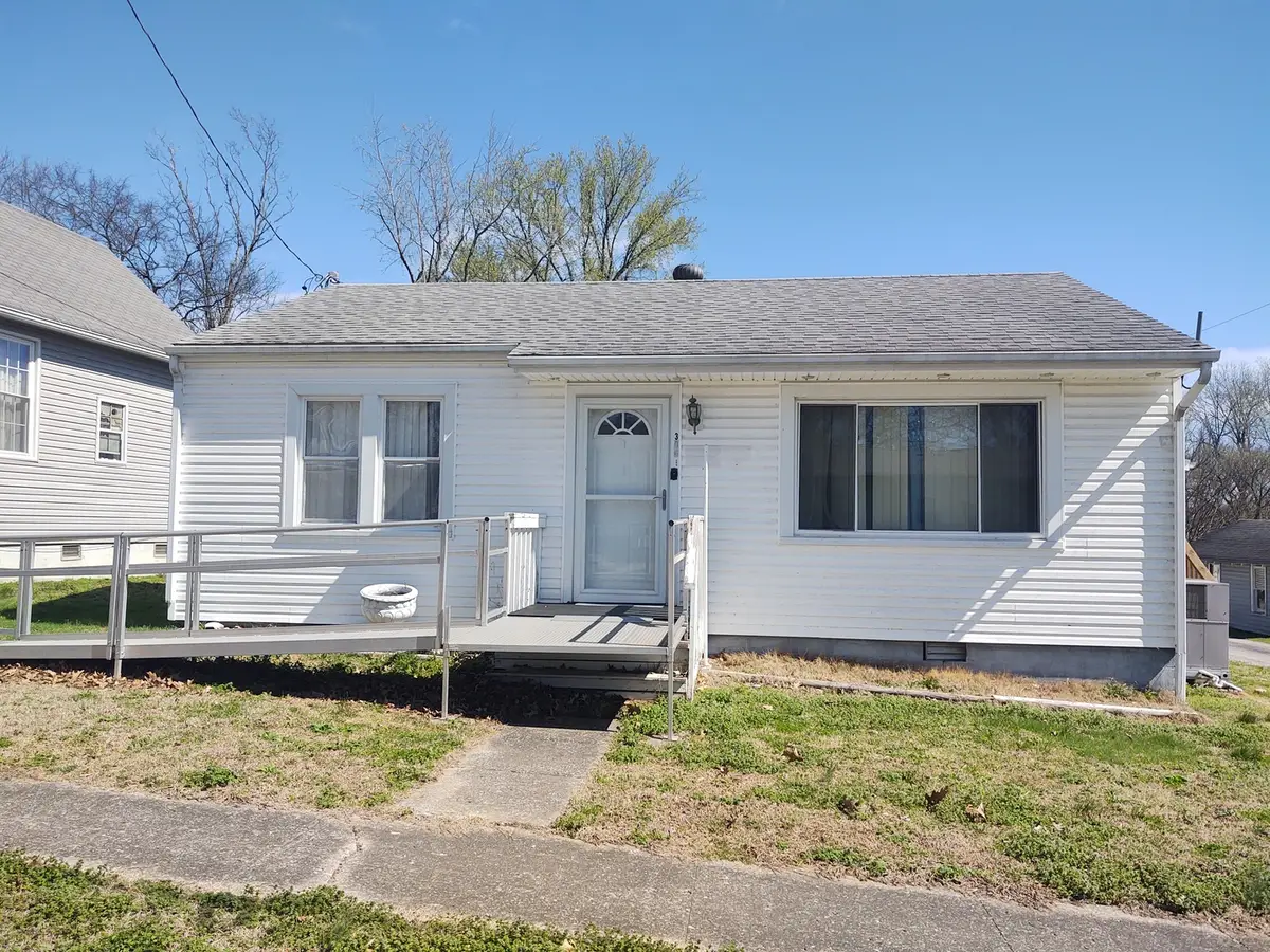 306 South 4th Street, Vienna, IL 62995 - #1