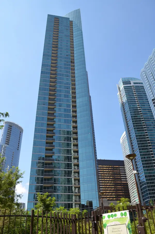 Address Withheld By Seller, Chicago, IL 60611