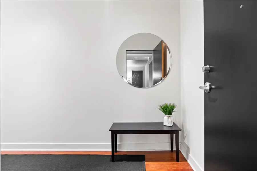 Address Withheld By Seller, Chicago, IL 60611 - #2