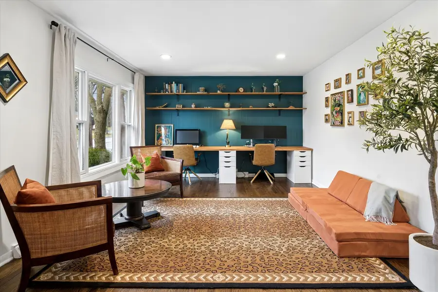 927 N Haddow Avenue, Arlington Heights, IL 60004 - #2