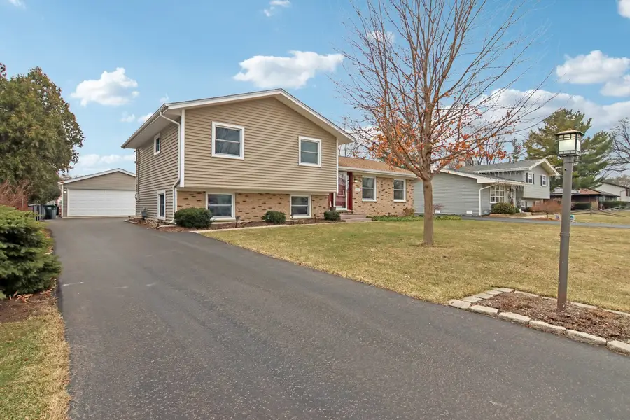 1811 Longmeadow Drive, Lindenhurst, IL 60046 - #2
