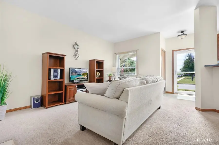 514 Clayton Circle #514, Sycamore, IL 60178 - #3