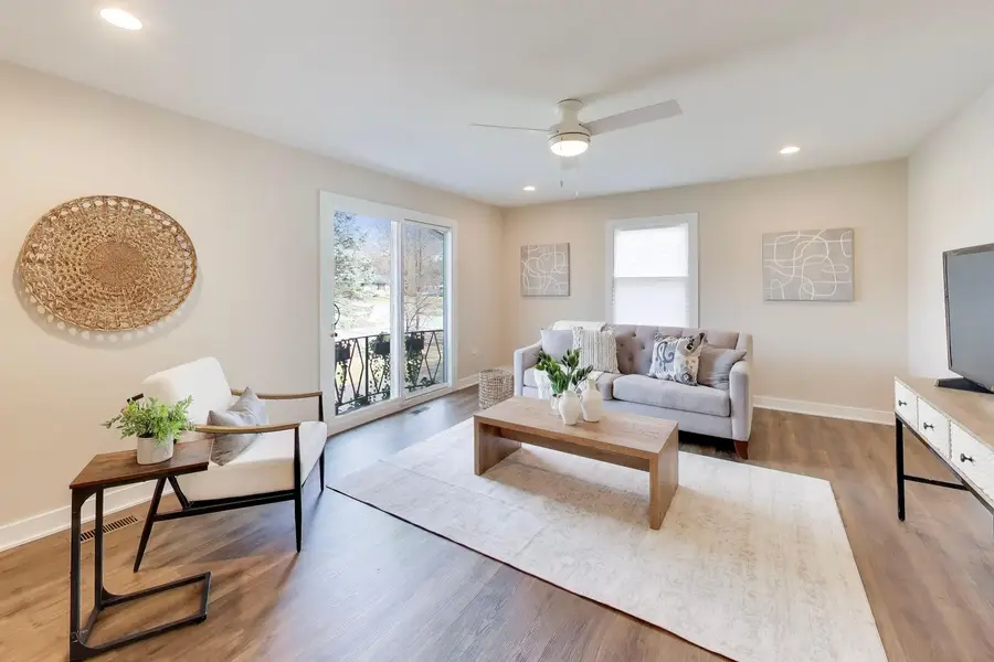 3S700 Delles Road, Naperville, IL 60563 - #3