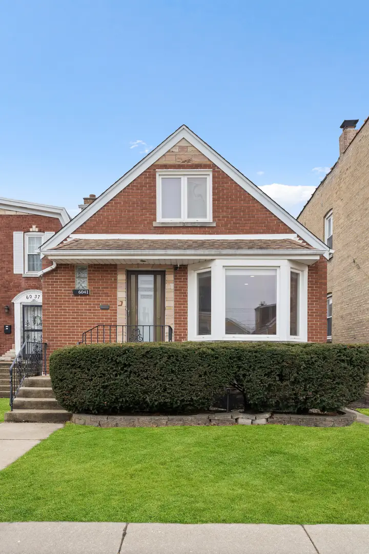 6041 W Gunnison Street, Chicago, IL 60630 - #1