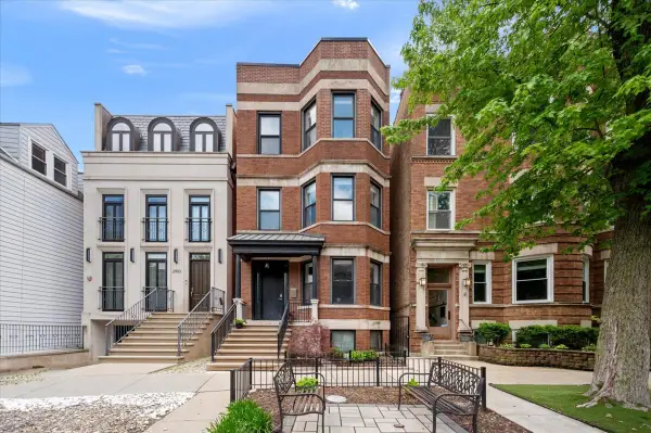 2901 N Burling Street, Chicago, IL 60657