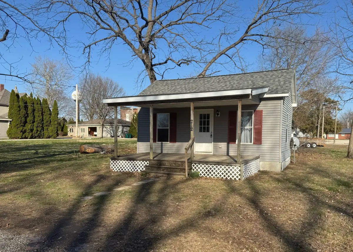 212 S Illinois Street, Atwood, IL 61913 - #1