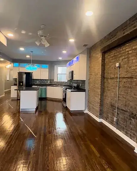 Address Withheld By Seller, Chicago, IL 60653 - #3