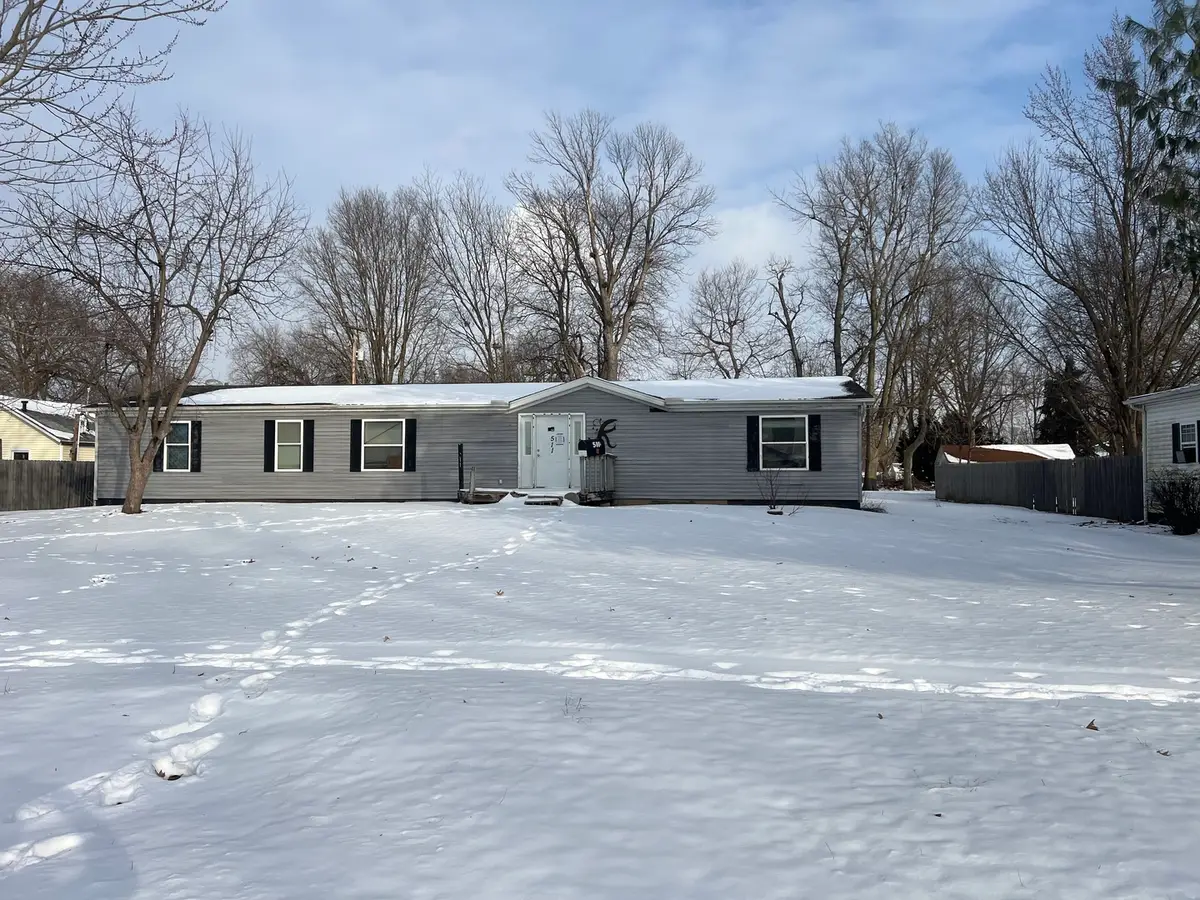 511 S Morgan Street, Mason City, IL 62644 - #1