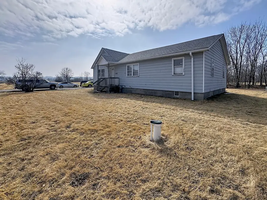 190 Sunshine Lane, Milan, IL 61264 - #3