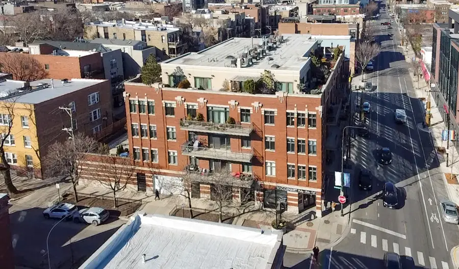 800 W Cornelia Avenue #209, Chicago, IL 60657 - #2